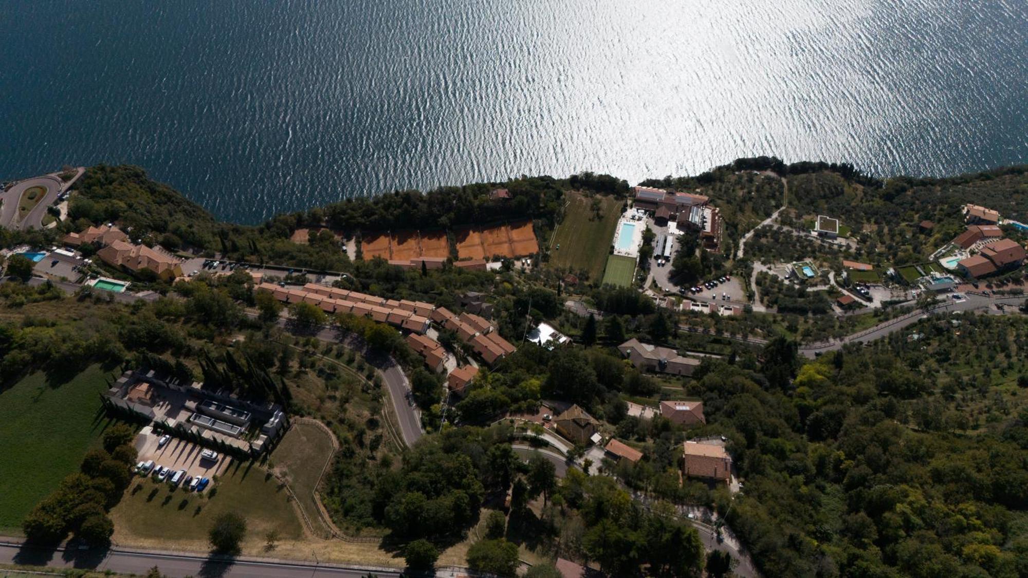 Casa Navla' Appartamenti "Ulivi"- "Fiori" -"Velieri"-"Luna"-"Nido"-"Taverna" Tignale Exterior foto