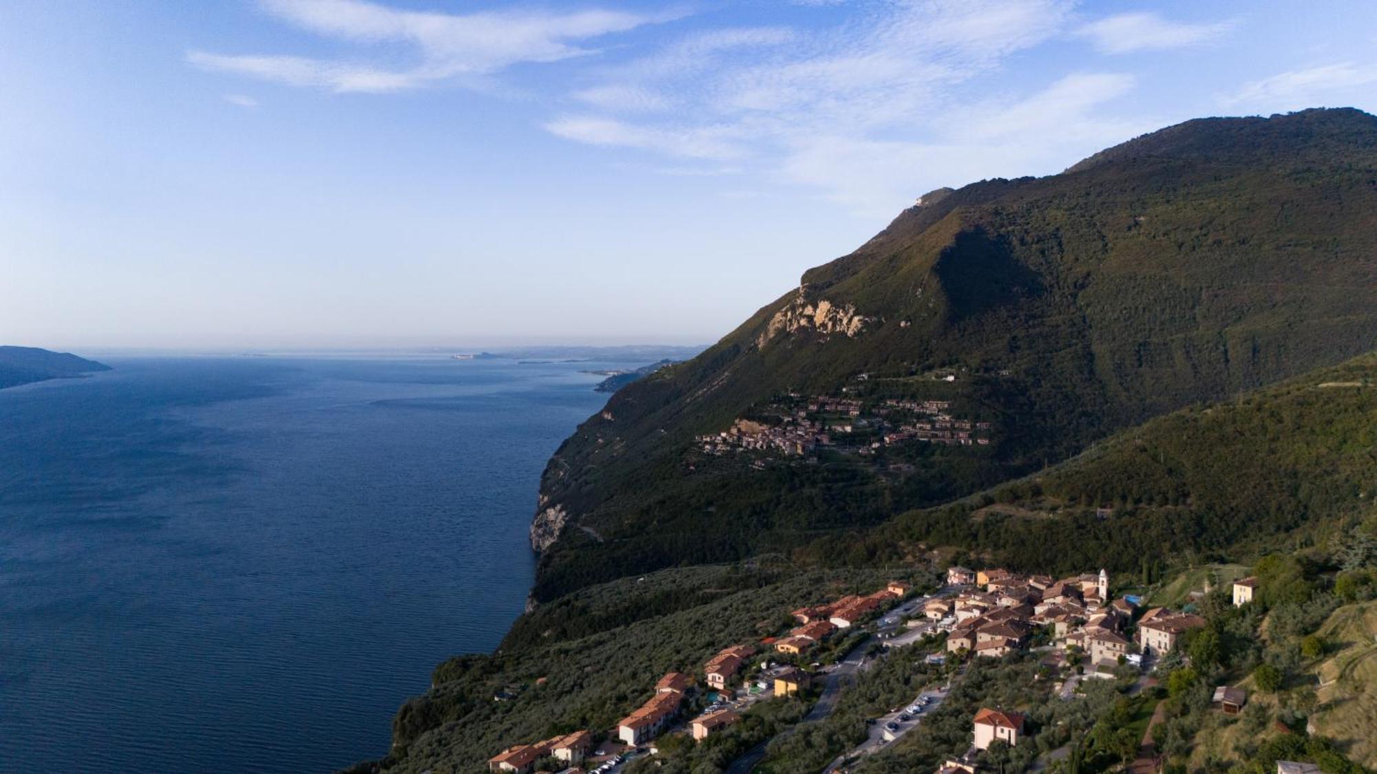 Casa Navla' Appartamenti "Ulivi"- "Fiori" -"Velieri"-"Luna"-"Nido"-"Taverna" Tignale Exterior foto