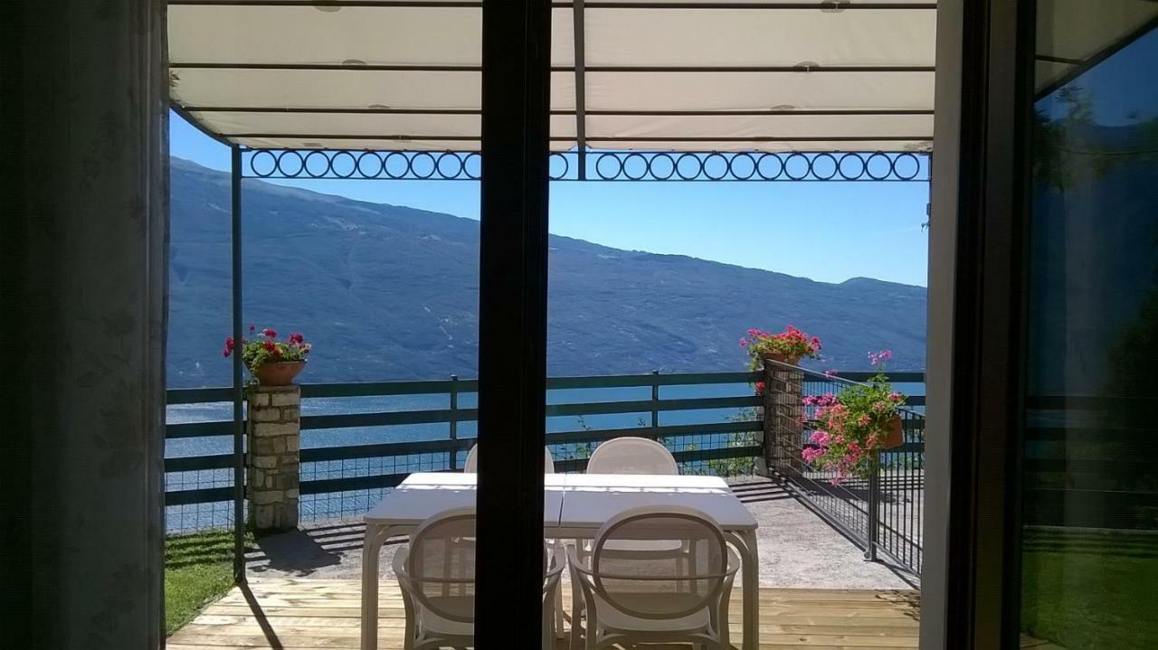 Casa Navla' Appartamenti "Ulivi"- "Fiori" -"Velieri"-"Luna"-"Nido"-"Taverna" Tignale Exterior foto